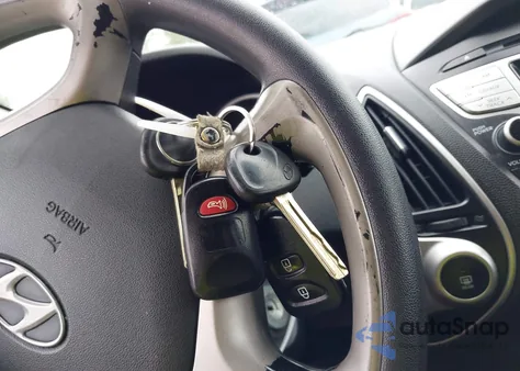 2013 Hyundai Tucson Gl z USA, uszkodzony, nr VIN KM8JT3AB8DU601762